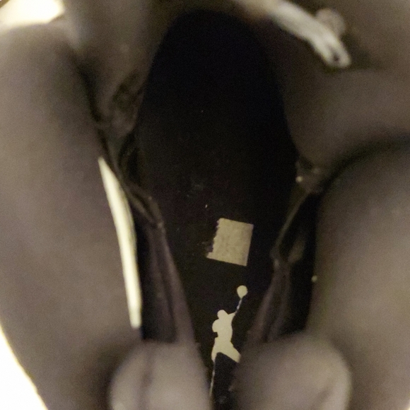 Pre-owned 2018 Jordan 6 rings - Picture 10 of 11